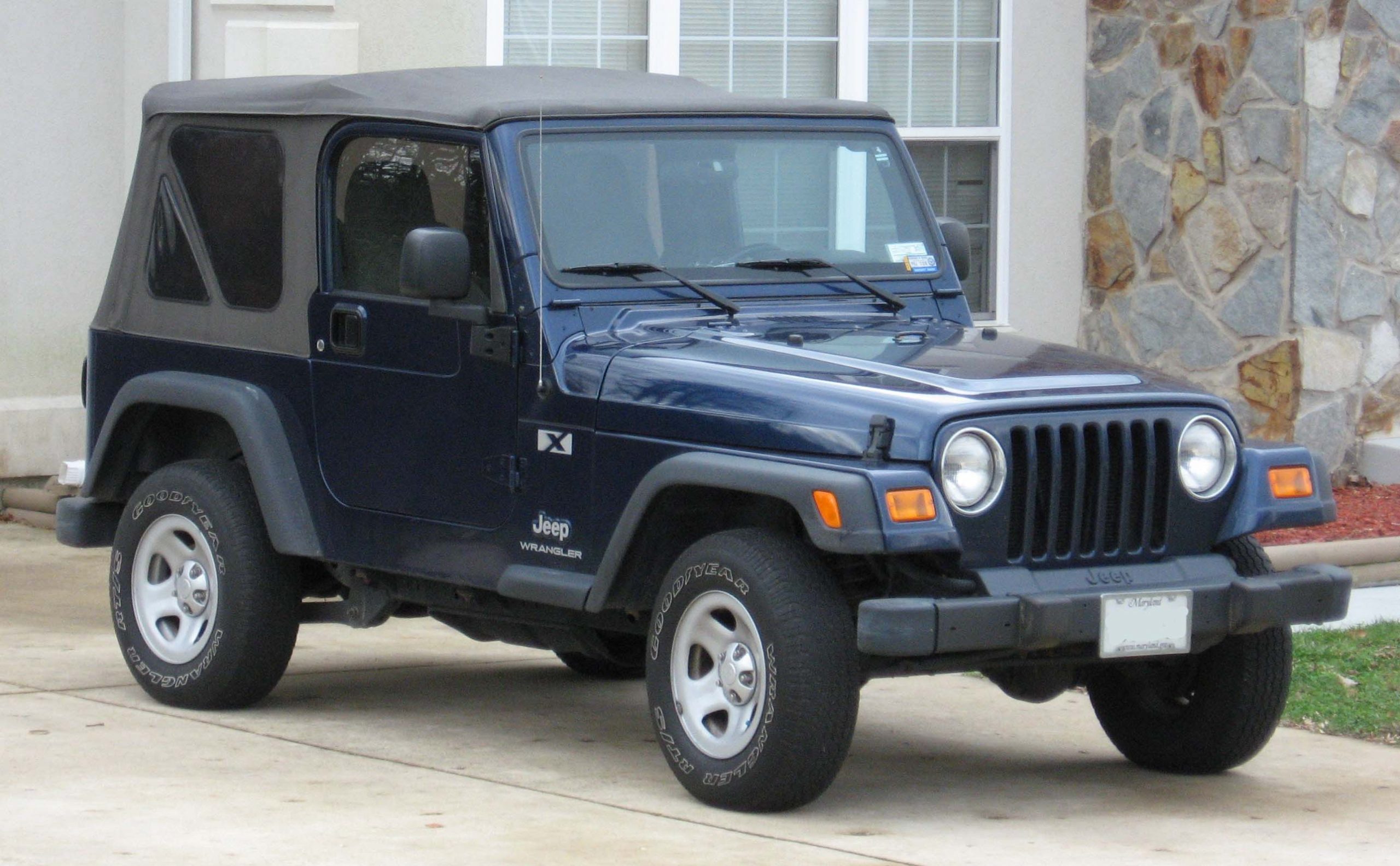 Mẫu xe Jeep Wrangler TJ sở hữu lớp khung kim loại chắc chắn