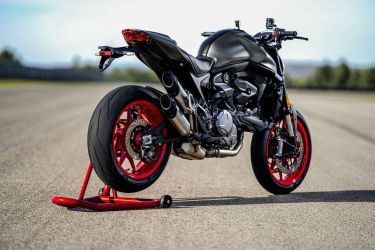 Trọng lượng xe Ducati Monster 2021
